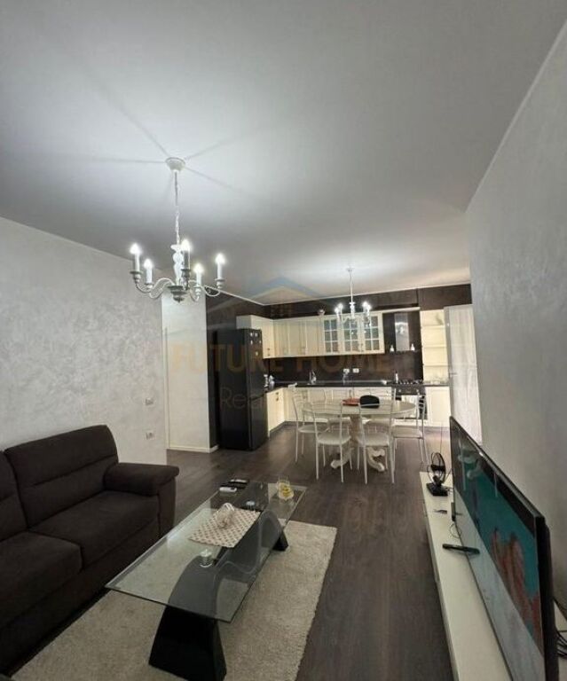 Shitet , Apartament 2+1+2 , Fresk