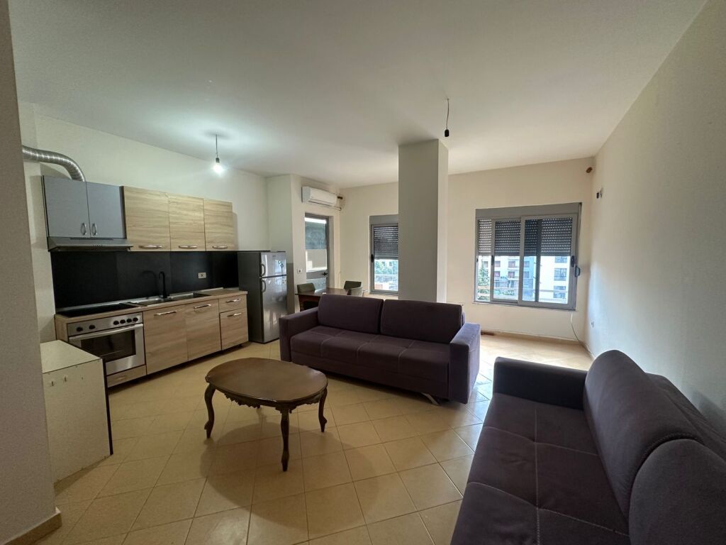 🏡 Apartment 1+1 for Rent 📍 Jordan Misja – 2 minutes from 313 🏢 3rd floor with elevator 📐 Area: 60 m² 💶 Price: 35000 leke