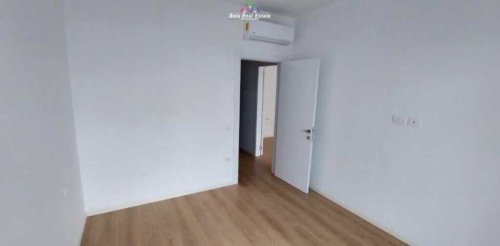 Zyre me qera 1+1 tek Farmacia 10 (ID BZ2500) Tirane