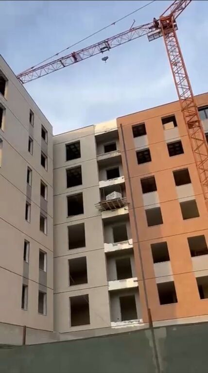 Shitet apartament 2+1 Kamez