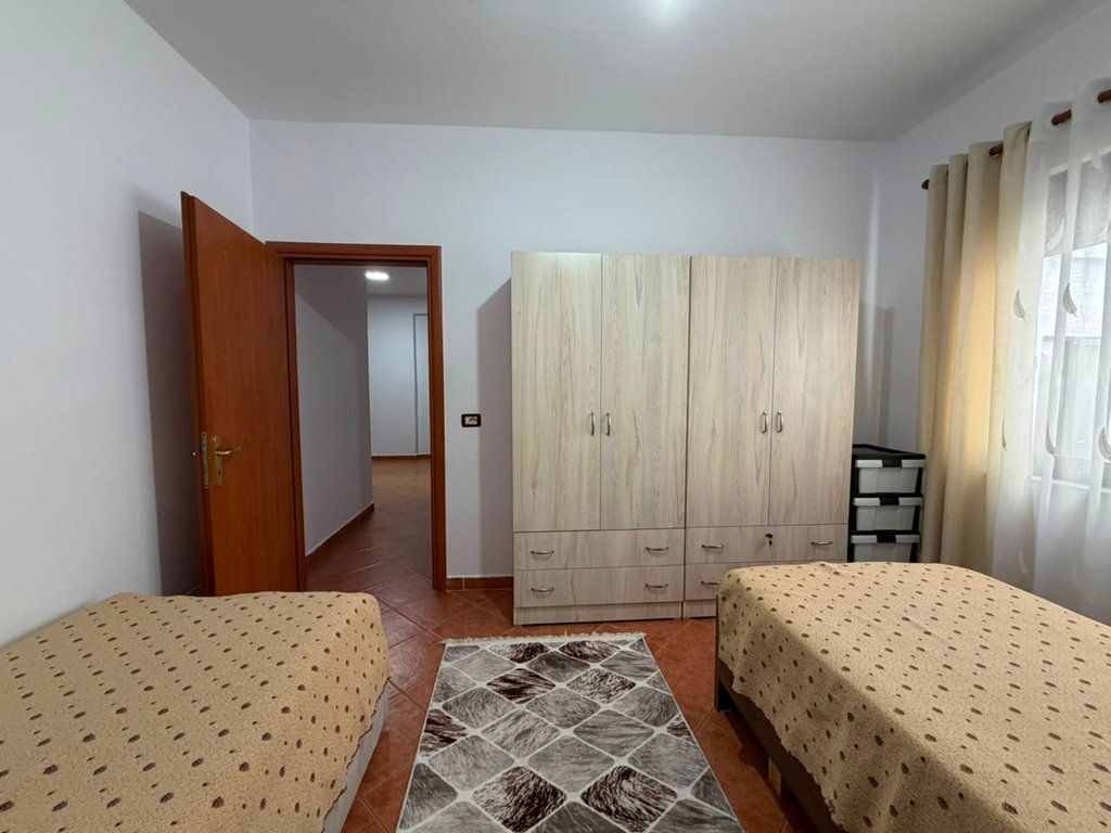 Shitet, Apartament 2+1, Yzberisht, Tiranë.