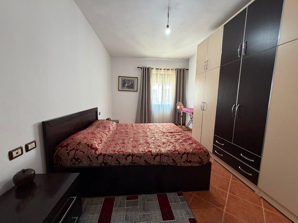Shitet, Apartament 2+1, Yzberisht, Tiranë.
