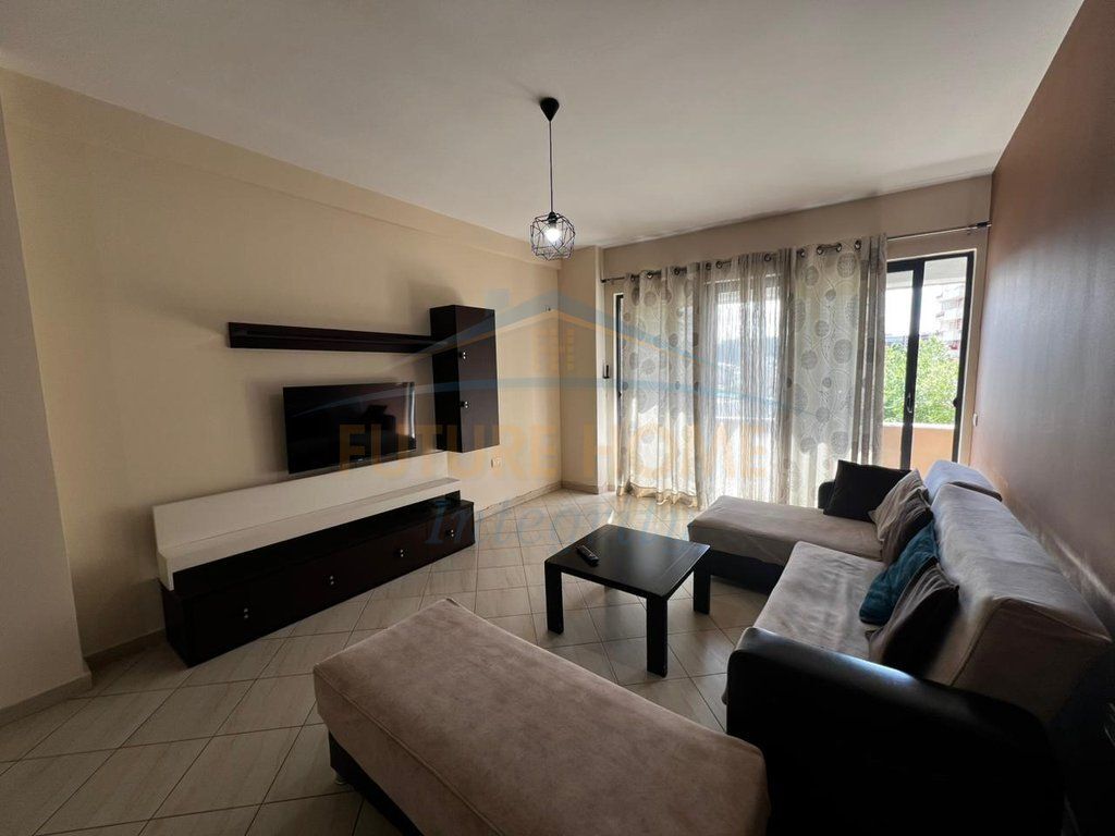 Qera, Apartament 2+1+2, Unaza e Re, Tiranë.