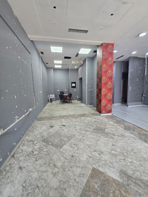 Negozio in affitto piano 0