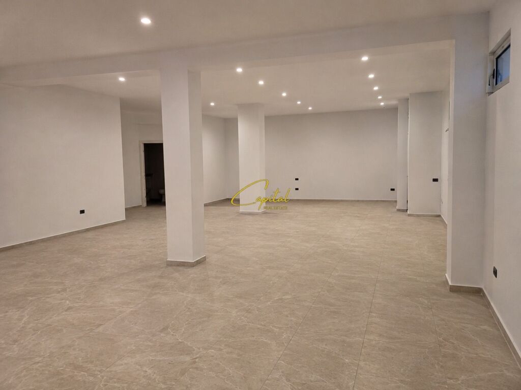 DYQAN ME QIRA 90 M2 YZBERISHT 2000 EURO