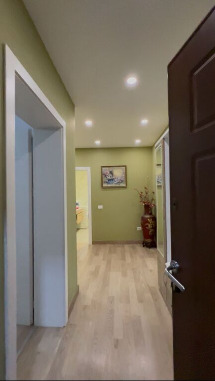 Shitet apartament 2+1, Rruga e Durresit