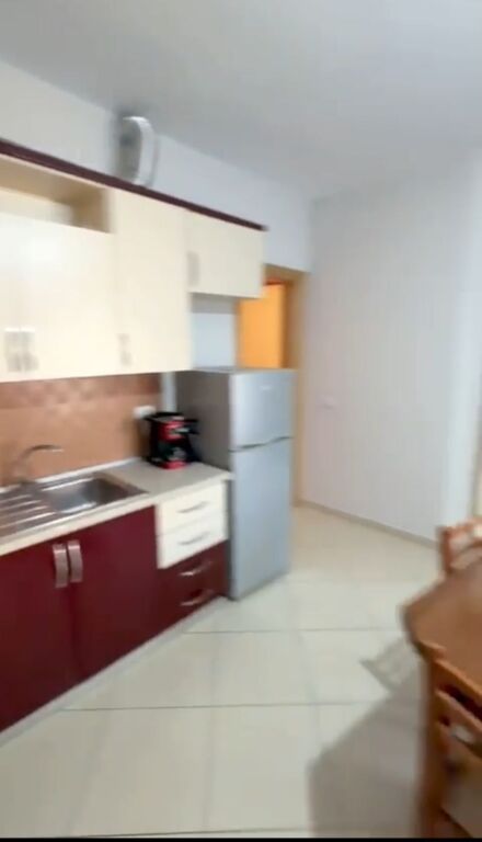 Apartament me qera