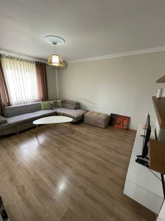 Affitto, Appartamento 1+1, Laprakë, Tirana.