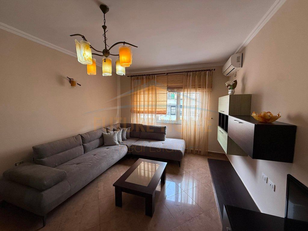 Affitto, Appartamento 1+1, Piazza Willson, Tirana