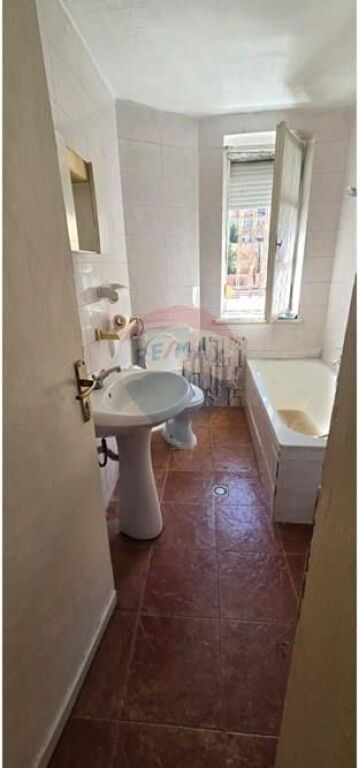 Apartament - Për Shitje - Myslym Shyri, Tiranë