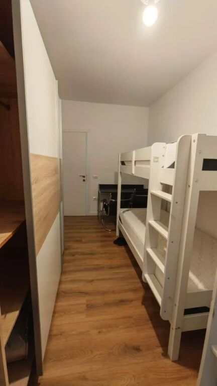 Apartament Me Qera 2+1 Tek Komuna e Parisit (ID B2101711) Tirane