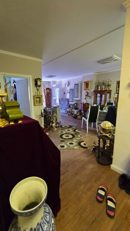 Shitet, Apartament 1+1 + 2 Garazhe, Tek Vala Park,Durres