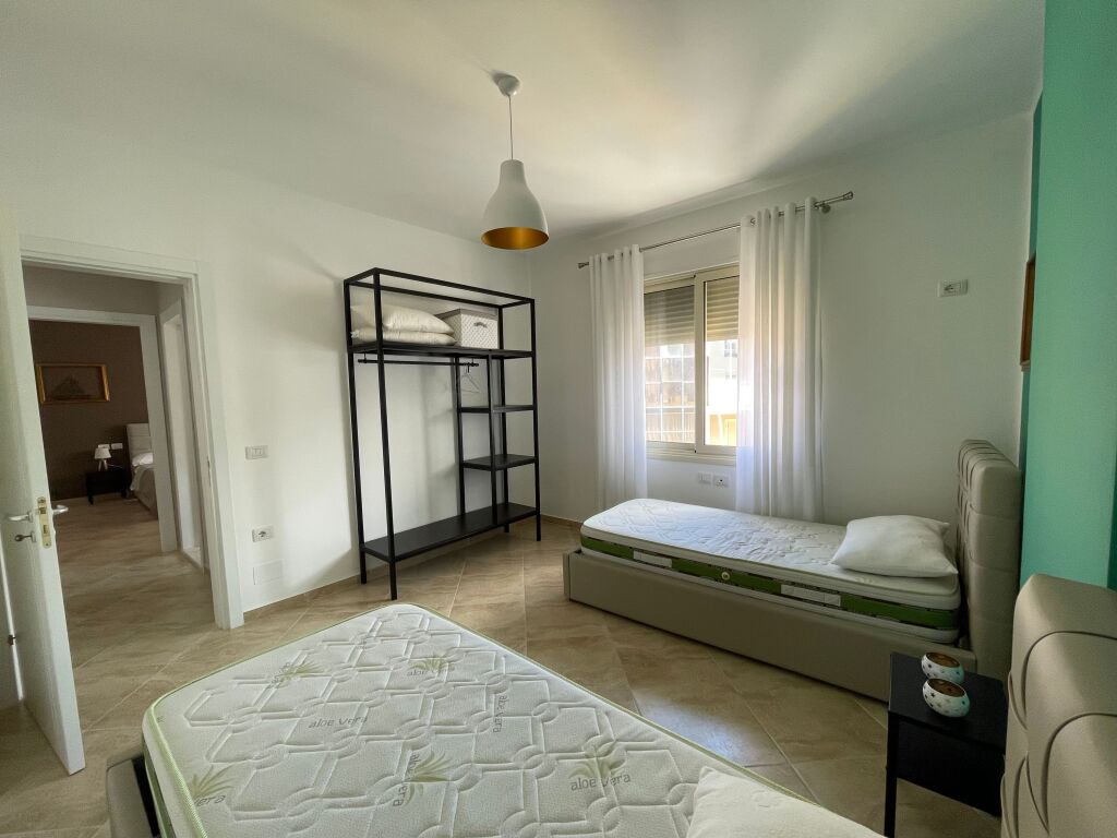APARTAMENT 2+1 ME PAMJE PANORAMIKE NGA DETI – LUNGOMARE, VLORE