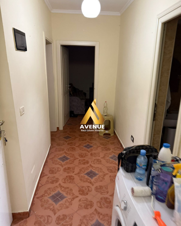SHITET APARTAMENT 2+1 – LAPRAKË, PRANË KMY, TIRANË