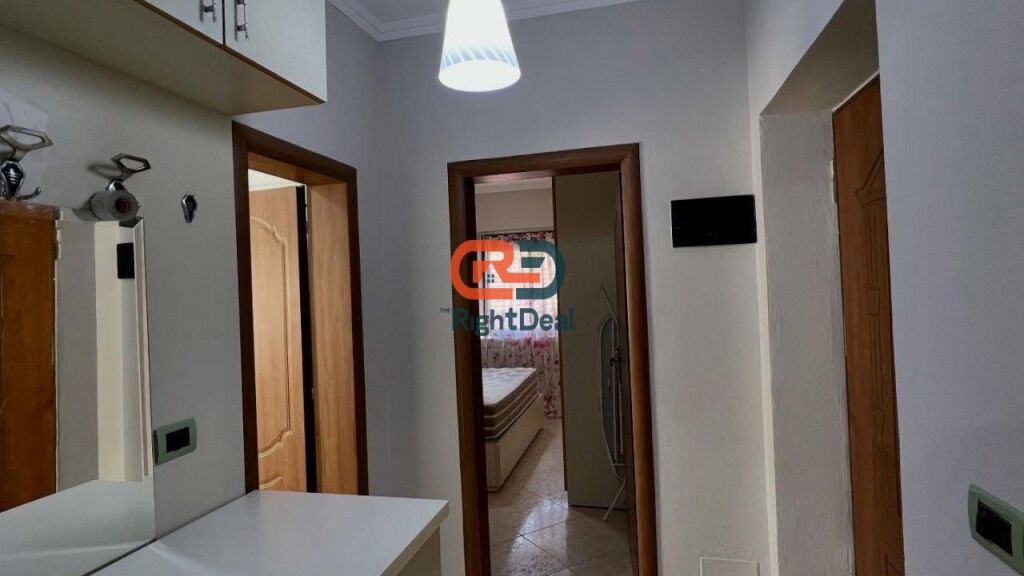 Tek Ish Tregu Elektrik, Jepet Me Qira Apartament 1+1, Totalisht I Mobiluar !!!