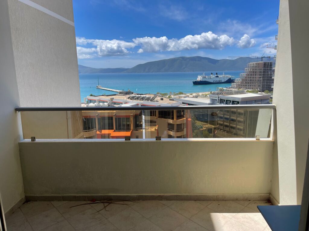 APARTAMENT 2+1 ME PAMJE PANORAMIKE NGA DETI – LUNGOMARE, VLORE