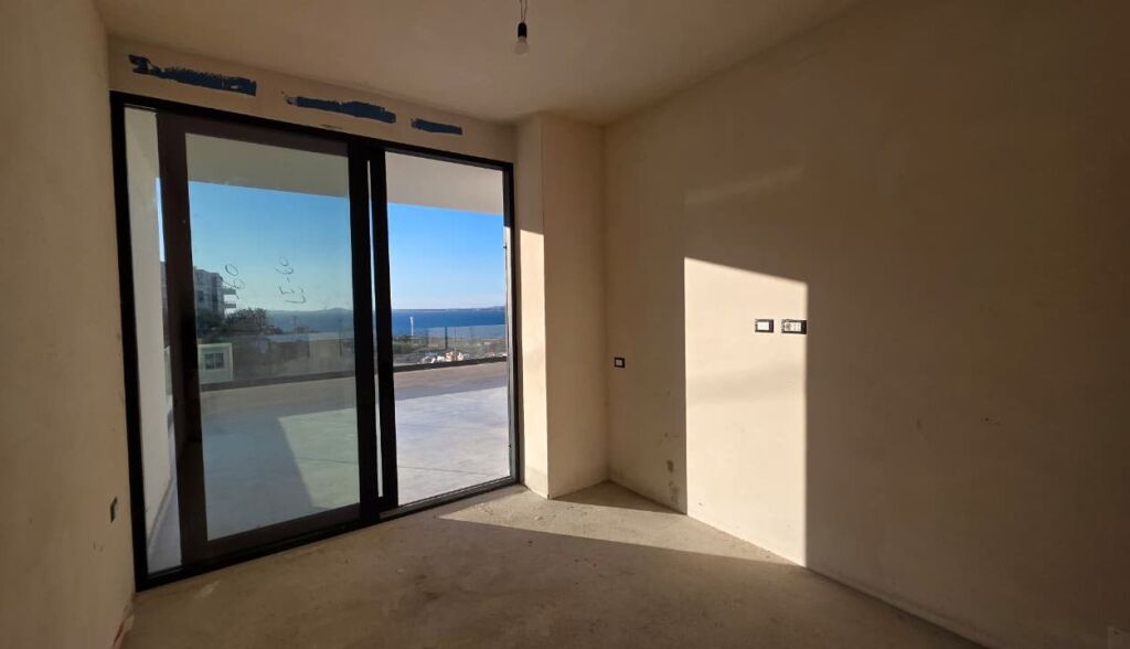 Apartament 1+1 me pamje nga deti dhe verande
