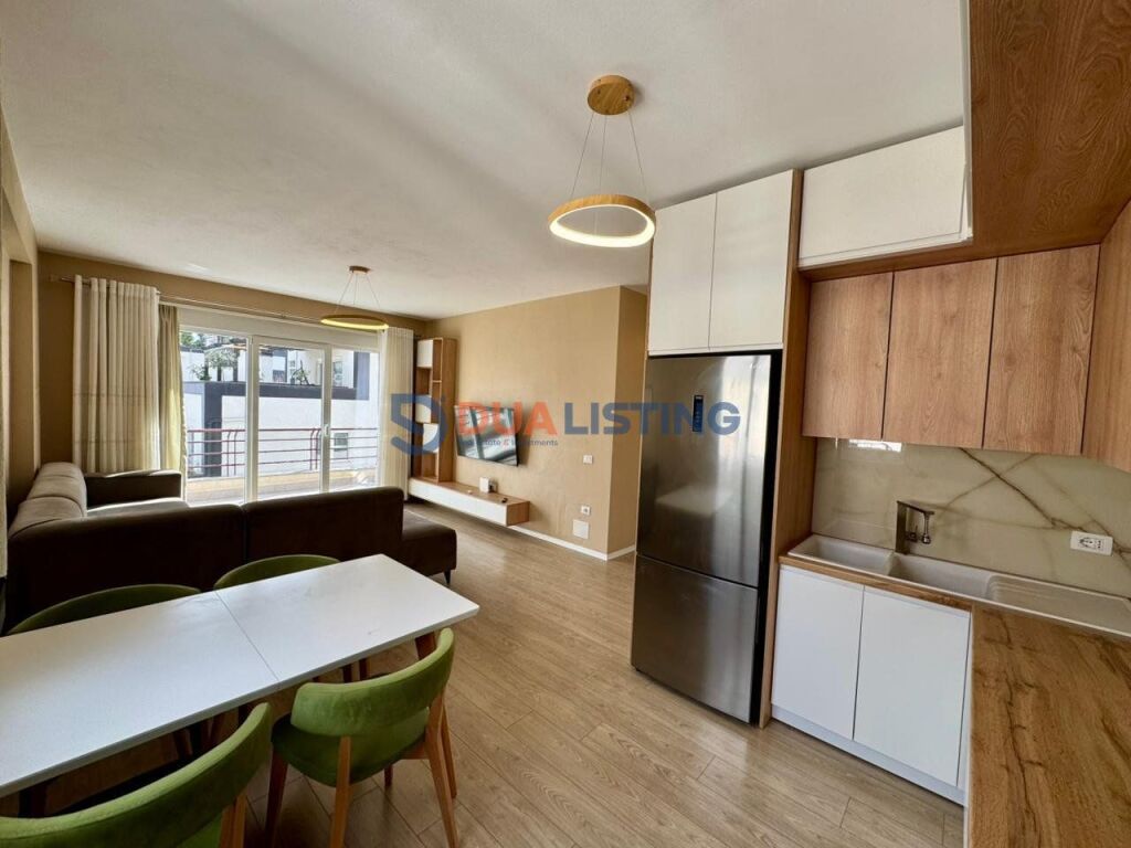 Shitet apartament modern 2+1+2 me ballkon tek FZ, Liqeni i Thate