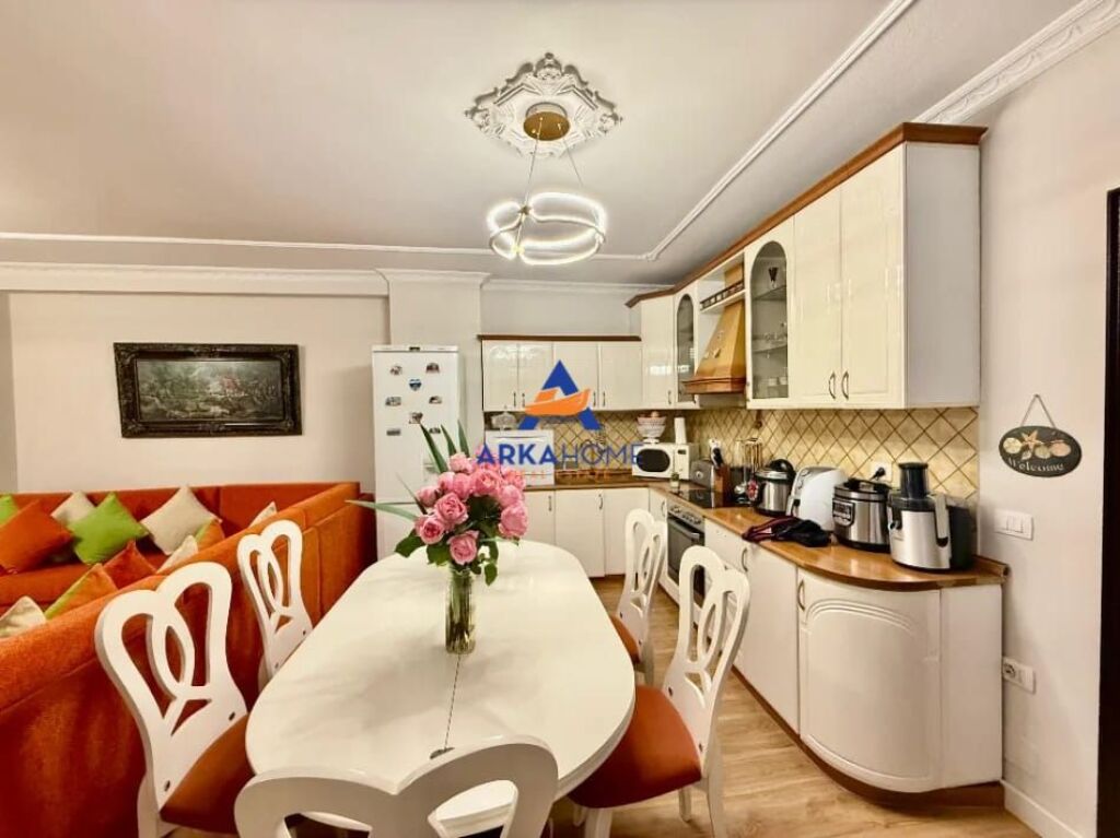 JEPET APARTAMENT 2+1+BALLKON "TEK KOMUNA E PARISIT" 100.000 LEKE