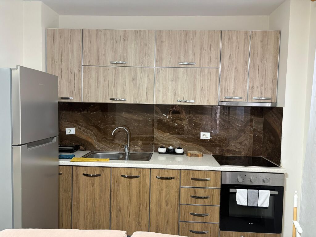 Jepet me qira apartament 1+1 pranë "Foto Durresi" – Durrës