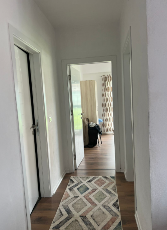 Shitet Apartament Modern 2+1+2 tek Bengas, pranë Rrethit të Klanit