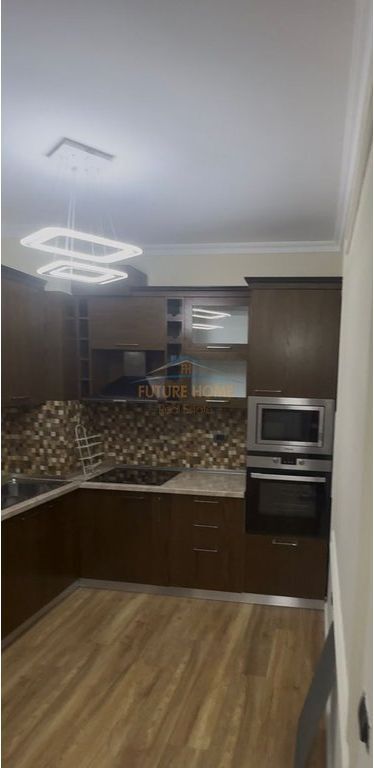Shitet, Apartament 1+1, rruga Besim Alla, Tiranë.