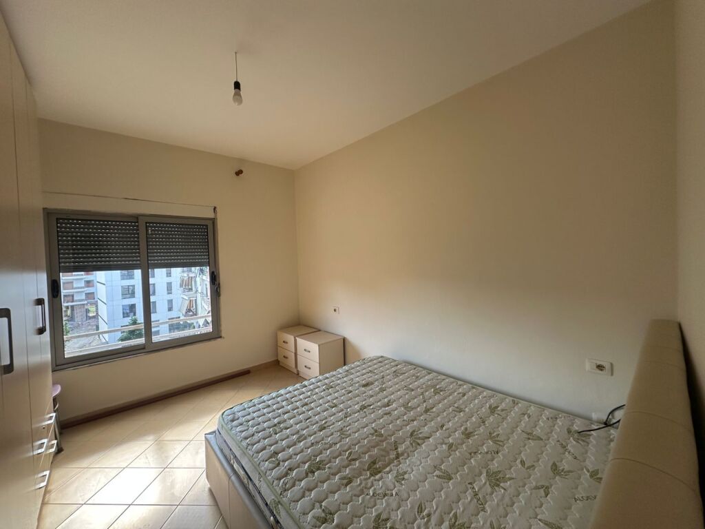 🏡 Apartment 1+1 for Rent 📍 Jordan Misja – 2 minutes from 313 🏢 3rd floor with elevator 📐 Area: 60 m² 💶 Price: 35000 leke