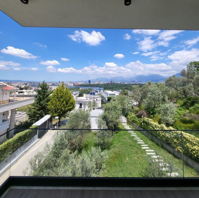 🏡 3-Storey Villa for Rent – Dry Lake, Tirana