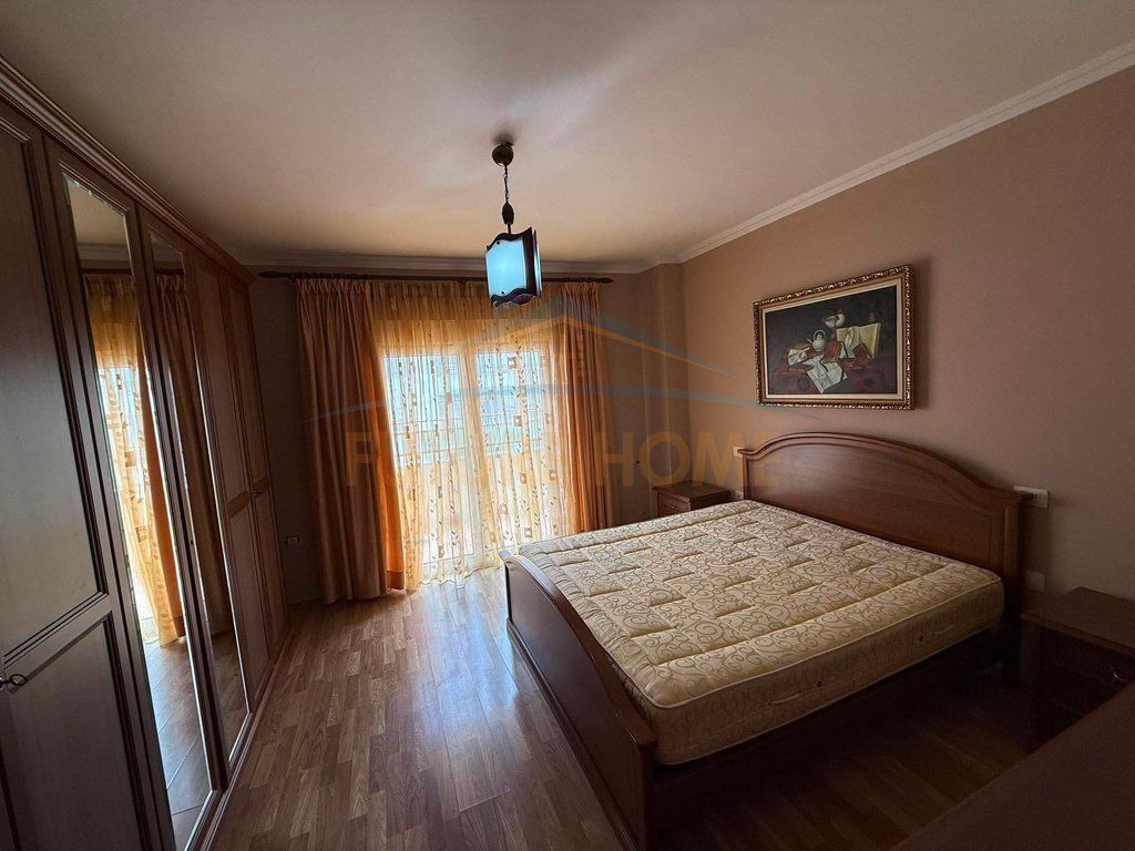 Affitto, Appartamento 1+1, Piazza Willson, Tirana