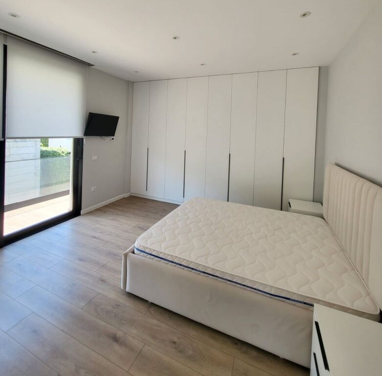 🏡 3-Storey Villa for Rent – Dry Lake, Tirana
