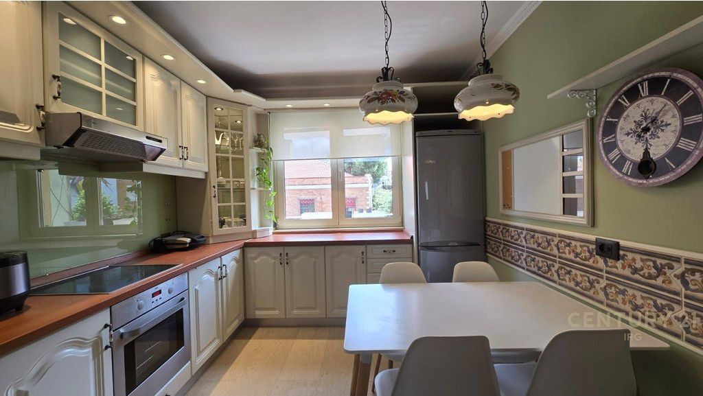Appartamento 3+1 In Affitto in Via Durazzo, Tirana !! 900 € /Mese Sup. Totale  99m2