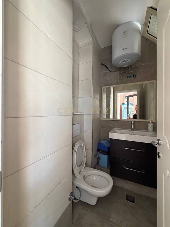 PEDIATRIA, LOCALE IN AFFITTO PER BAR! 700 € /Mese Sup. Totale 75m2 Sup. interna  