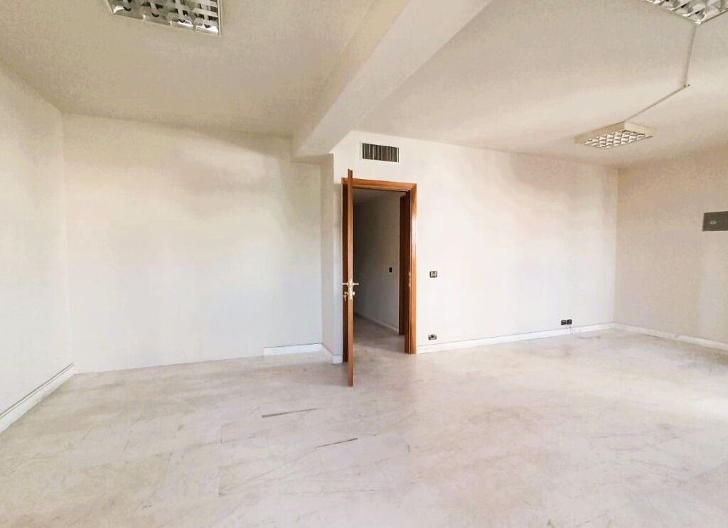🏢 Spazio Ufficio in Affitto presso Torre Drini