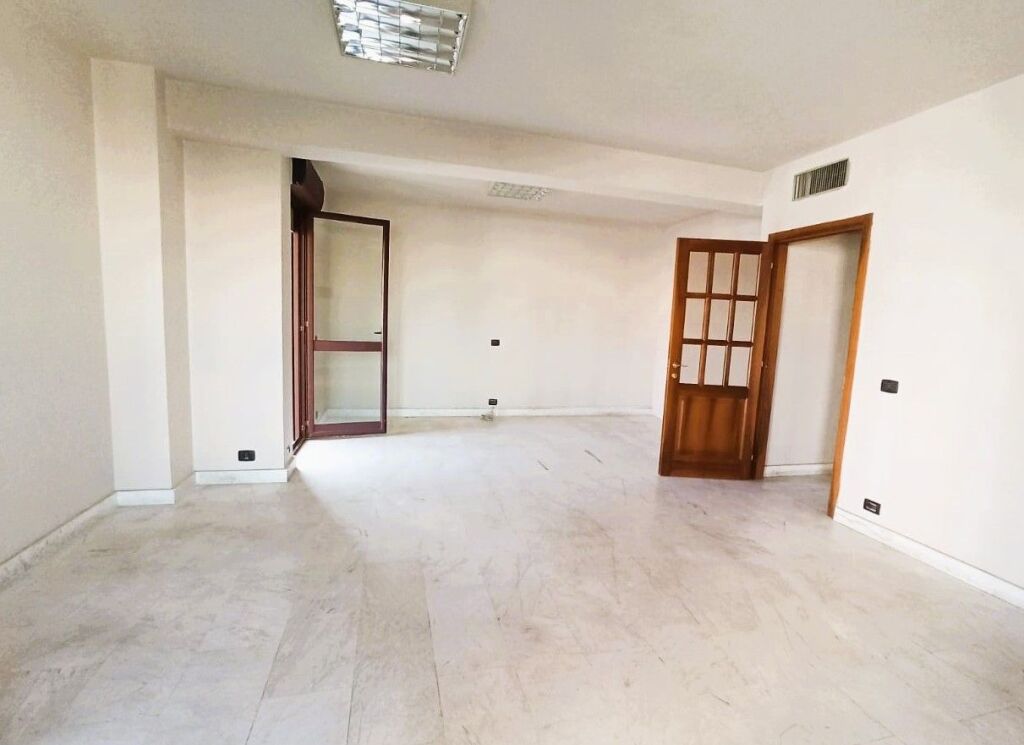 🏢 Spazio Ufficio in Affitto presso Torre Drini
