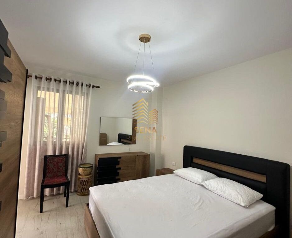 Qira, Apartament 3+1+2blk+2wc,Komuna Parisit, Prane Kristal Centre,120,000 Leke/muaj