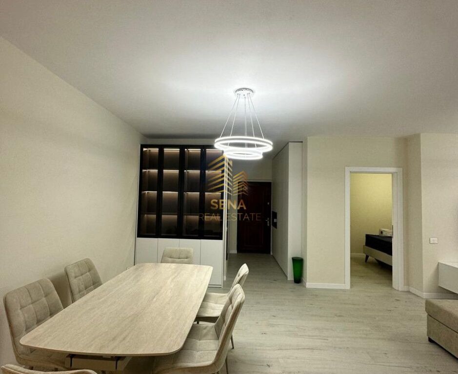 Qira, Apartament 3+1+2blk+2wc,Komuna Parisit, Prane Kristal Centre,120,000 Leke/muaj