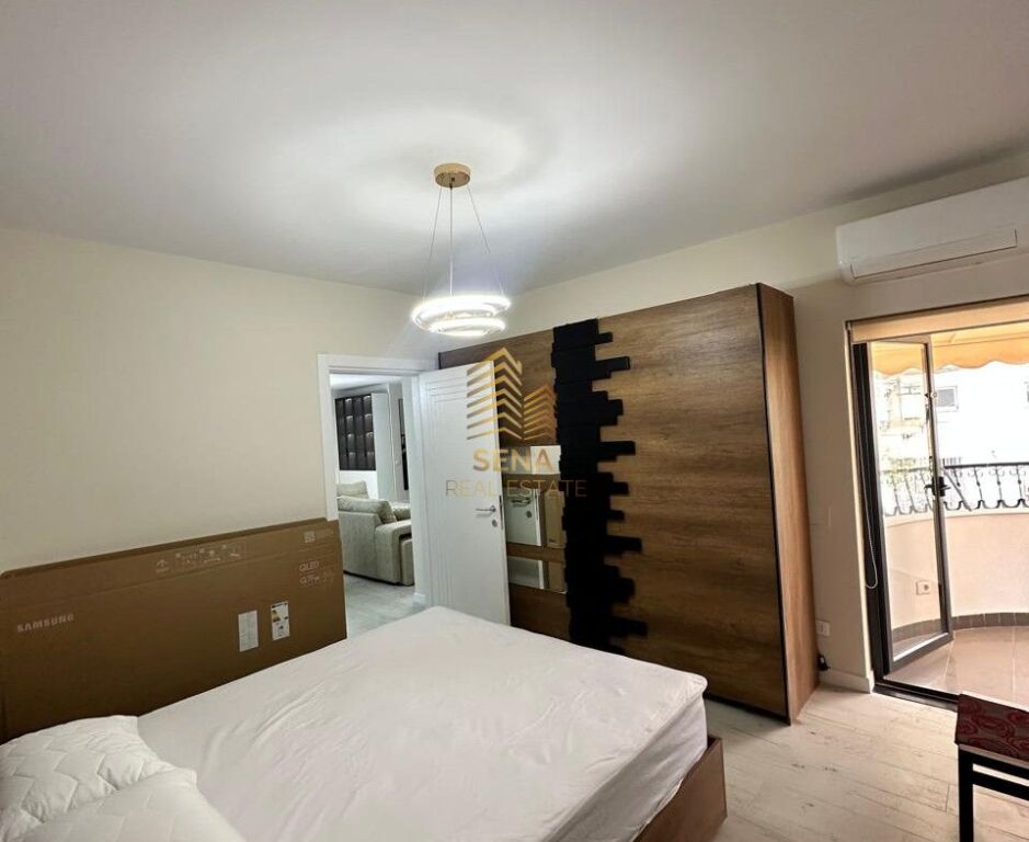 Qira, Apartament 3+1+2blk+2wc,Komuna Parisit, Prane Kristal Centre,120,000 Leke/muaj