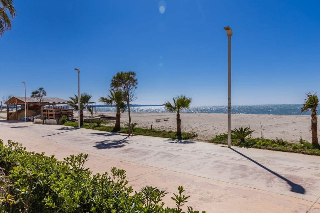 Duplex for sale at Shkëmbi i Kavajës – a few steps from the sea