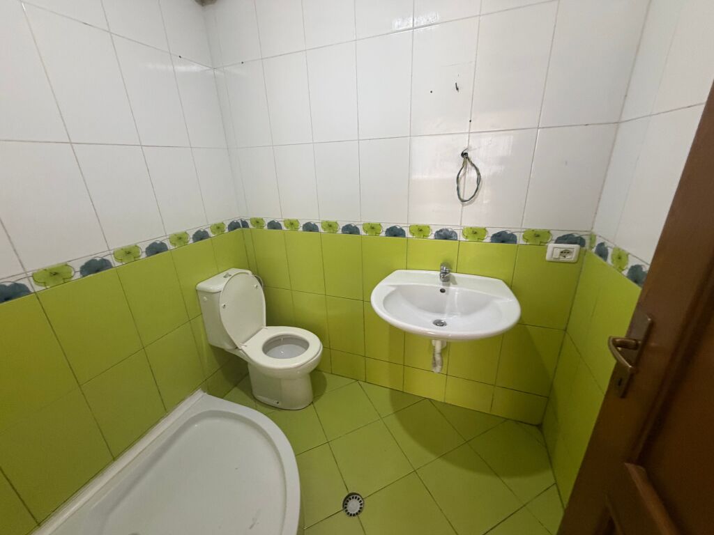 2+1,bosh te liqeni i thate,400 mije leke