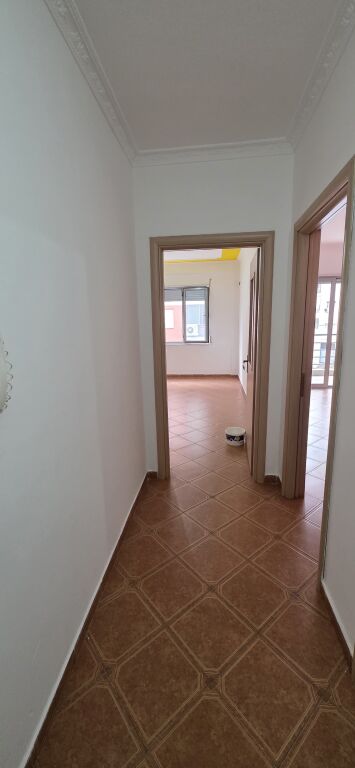1+1, appartamento vuoto con ascensore, Yzberisht, 300 mila lek