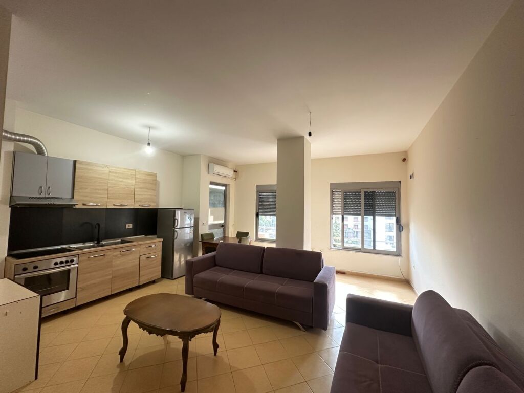 🏡 Apartment 1+1 for Rent 📍 Jordan Misja – 2 minutes from 313 🏢 3rd floor with elevator 📐 Area: 60 m² 💶 Price: 35000 leke