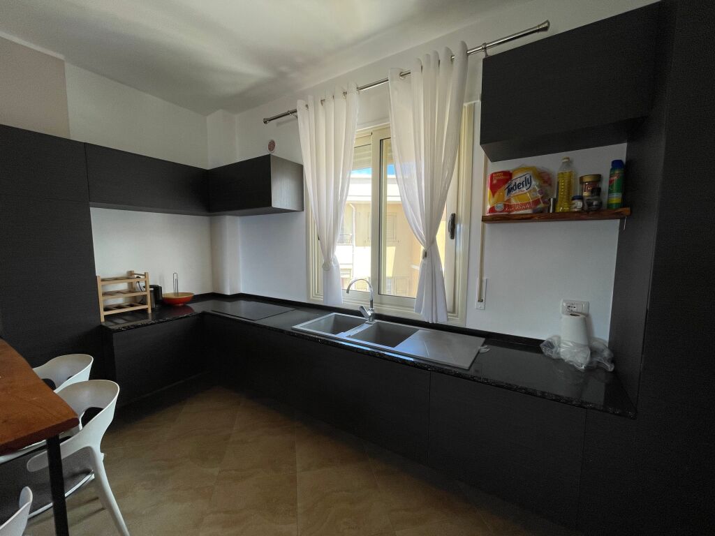 APARTAMENT 2+1 ME PAMJE PANORAMIKE NGA DETI – LUNGOMARE, VLORE
