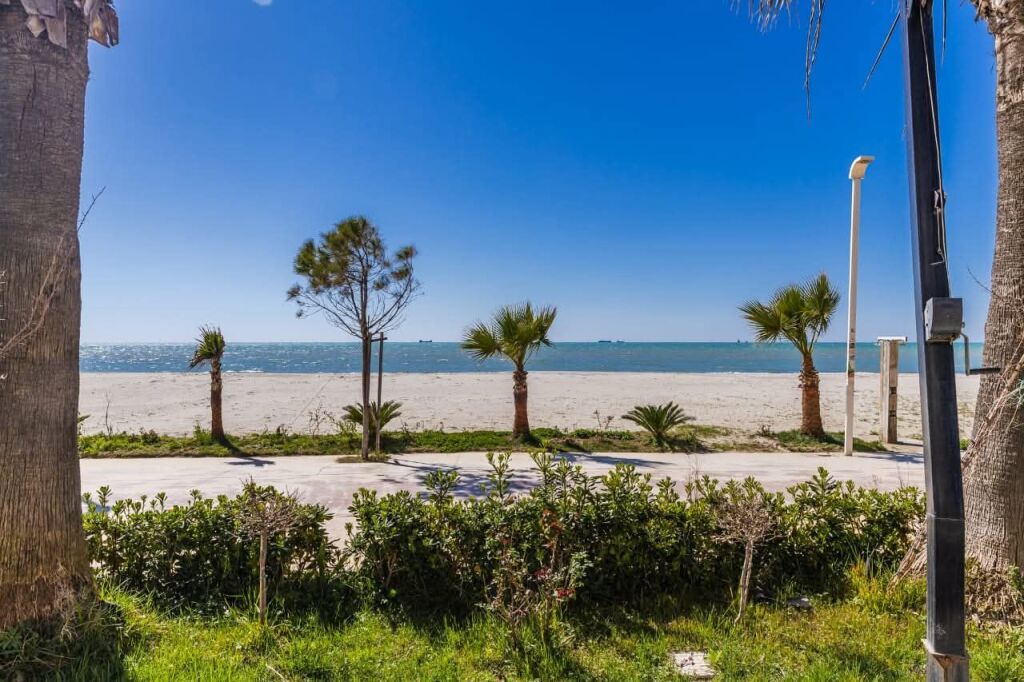 Duplex for sale at Shkëmbi i Kavajës – a few steps from the sea