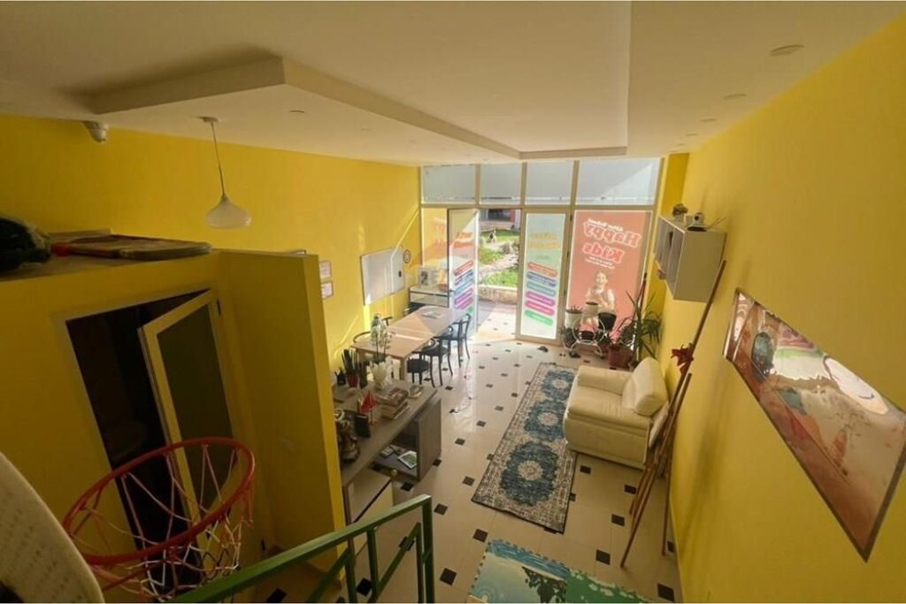 Shop for sale villa L, Astir
