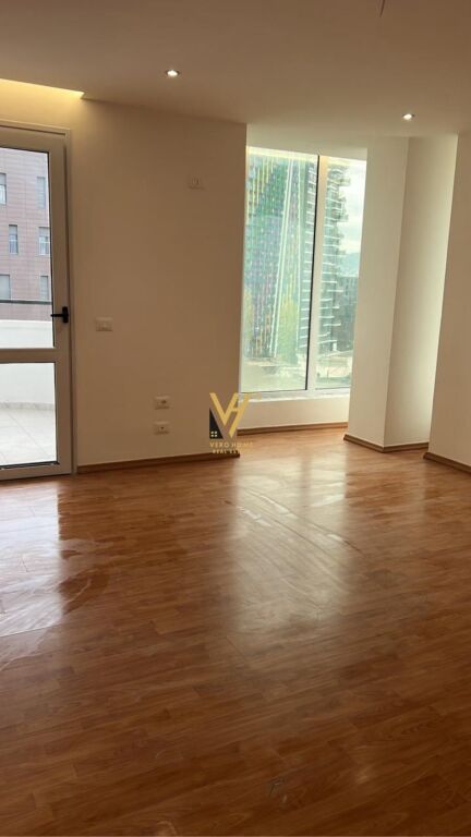 JEPET ZYRE 190 M2 ME QERA TEK AIR ALBANIA 2.000 EURO