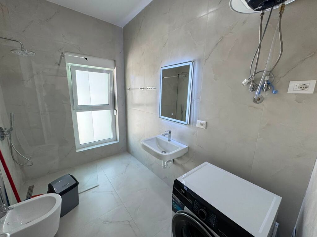 🏡 Apartment 1+1 for rent 📍 Ali Demi – Kadiu Complex💶 Price: 40,000 Lek
