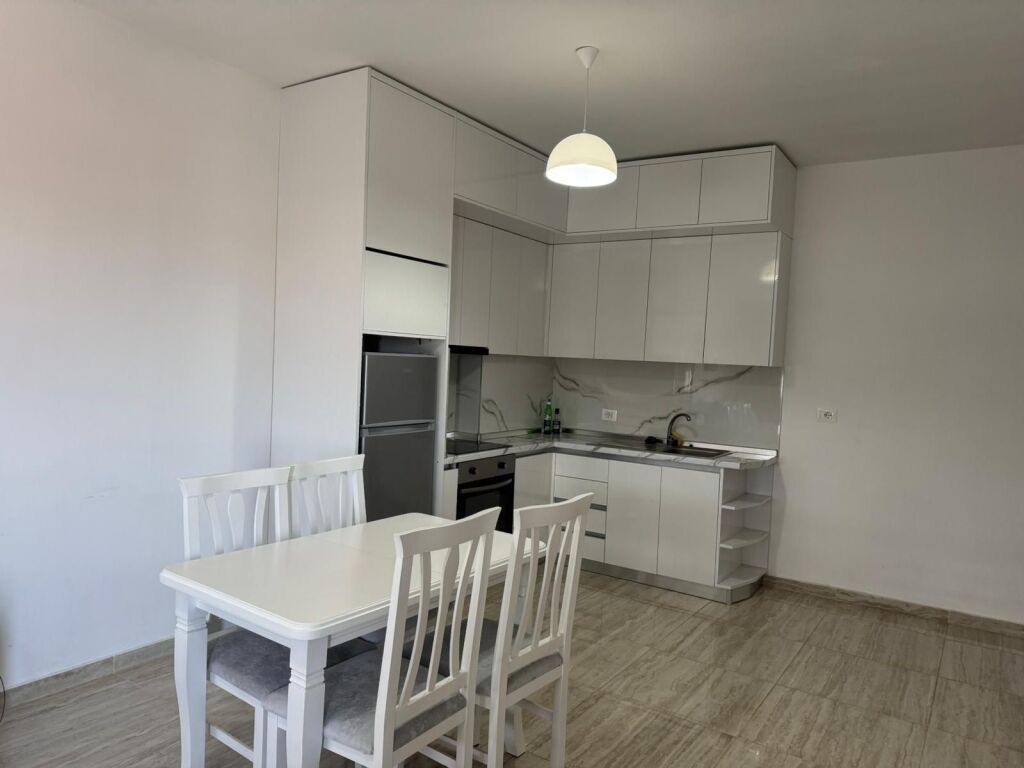 Apartament me qera 1+1 - 📍Kamez , prane (Lokal Bazza)
