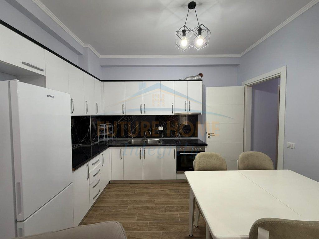 Qera, Apartament 2+1+2, Unaza e Re, Tiranë.
