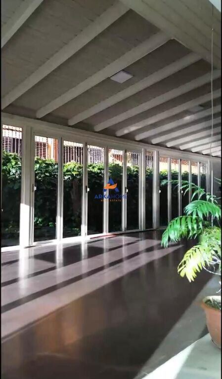 SHITET DYQAN 216M2 "PRANË AMBASADËS AMERIKANE" 649.500 EURO
