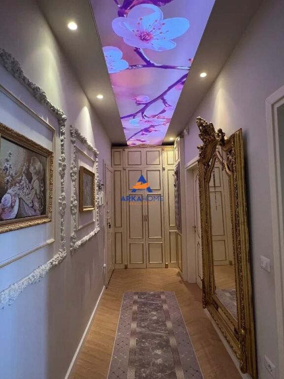 AFFITTASI APPARTAMENTO 1+1 "KOMUNA E PARISIT" 700 EURO